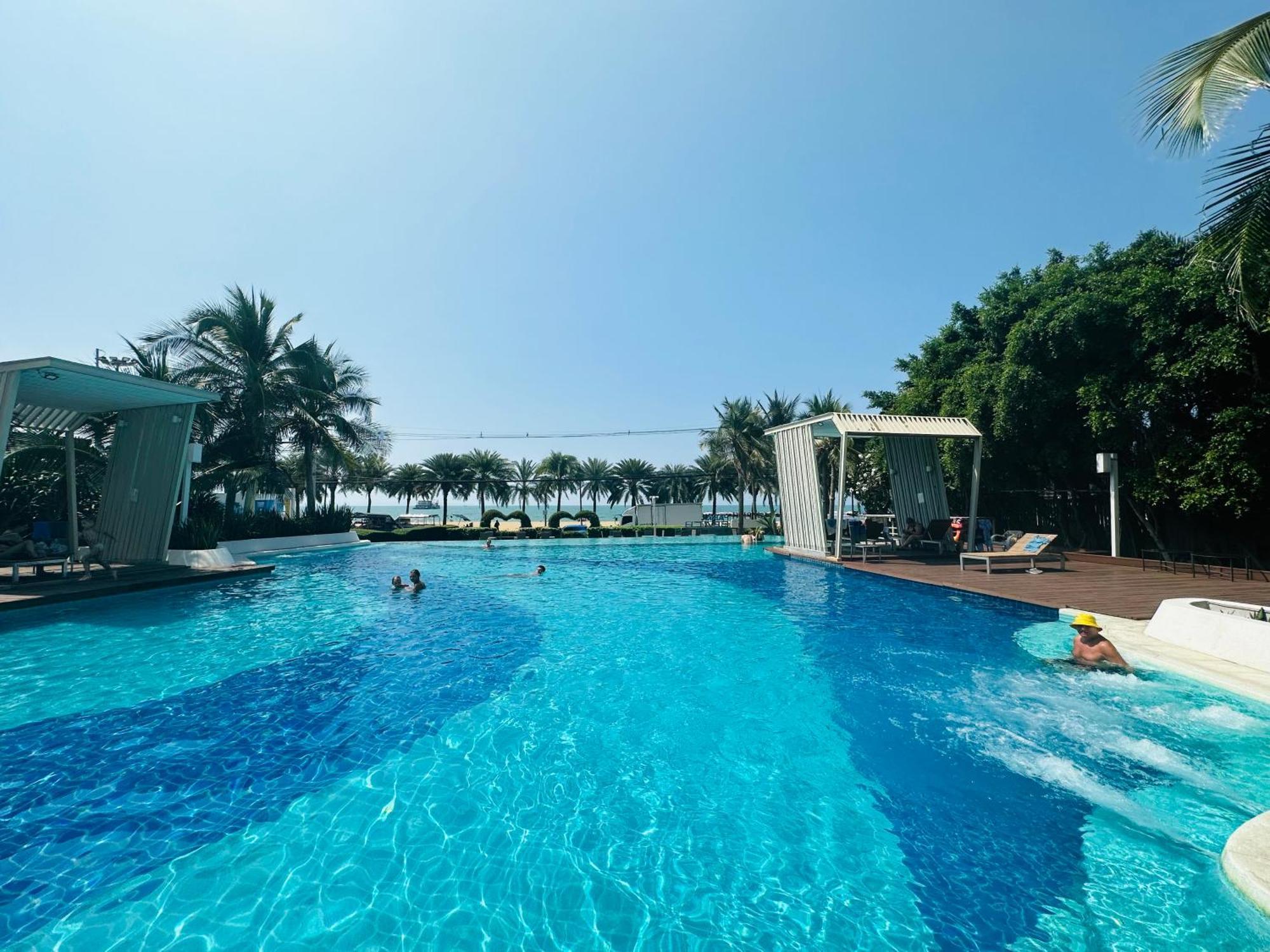 Seaview Beach Room Lumpini-Pool And Gym Face To Ocean Jomtien Beach Exterior photo